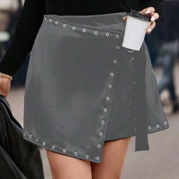 Plus Solid Stretchy Waist Tie Belt Mini Skirt - Picture 3 of 7